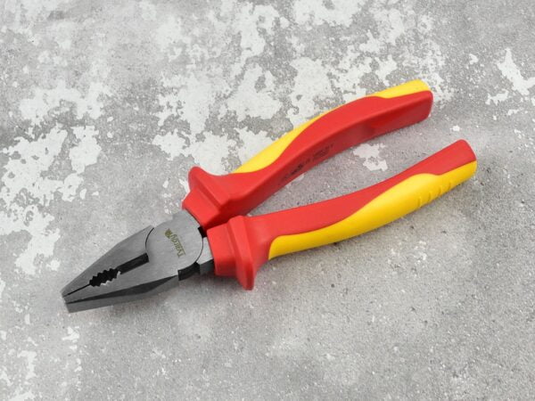 PINCE UNIVERSELLE 180MM ISOLEE VDE 1000V T00901 TVARDY POLOGNE – Image 2